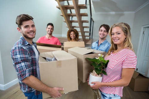 Removal companies in Richmond helping with a home move